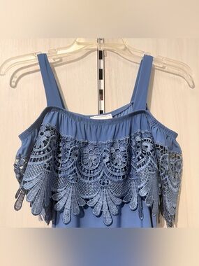 Scalloped Crochet-Trim Blue Cold-Shoulder Camisole